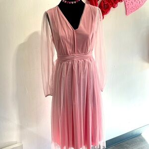 Sizes run small 
Medium is more like a 4 
XL is more like an 8 
European sizes